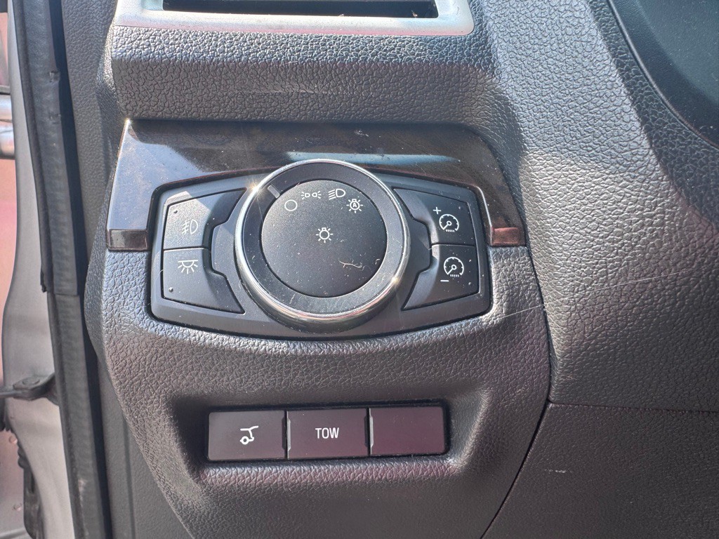 2013 Ford Explorer Image 12
