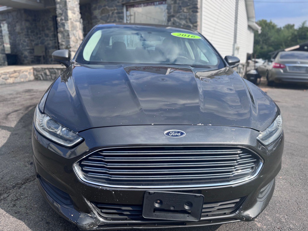 2016 Ford Fusion Image 2
