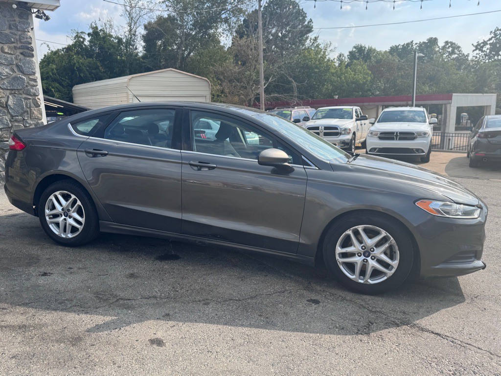 2016 Ford Fusion Image 4