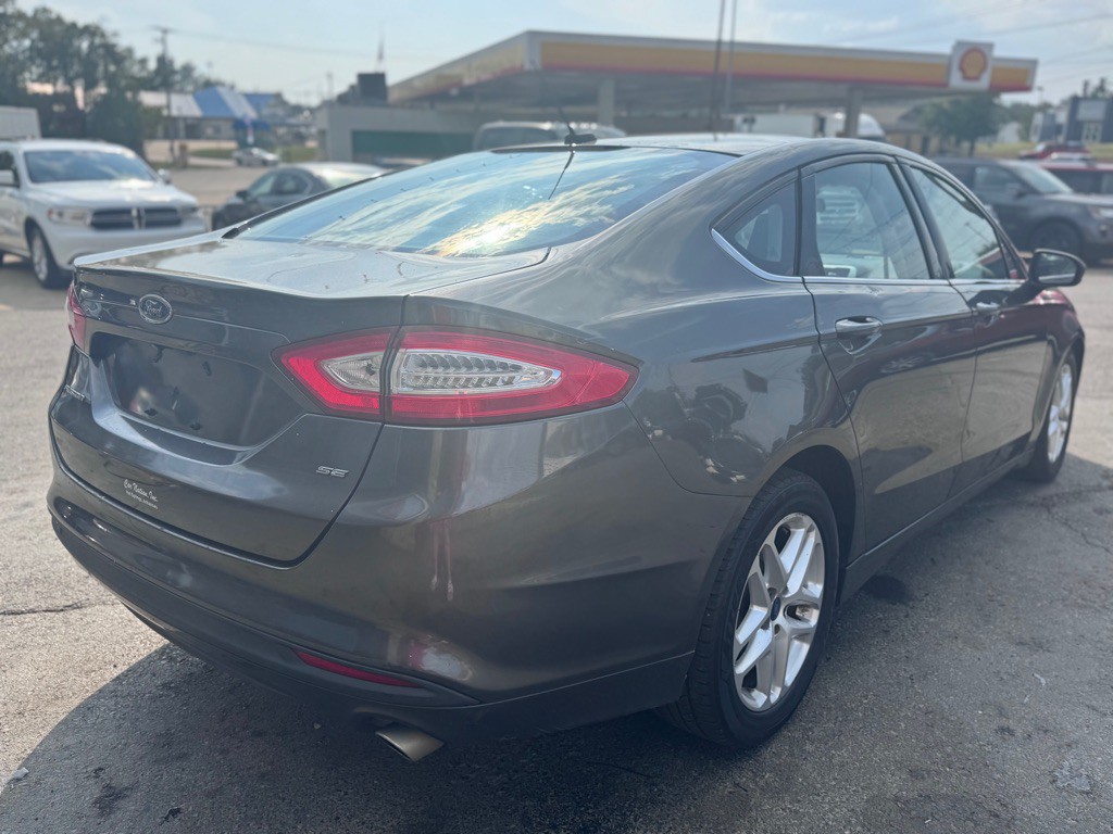 2016 Ford Fusion Image 5