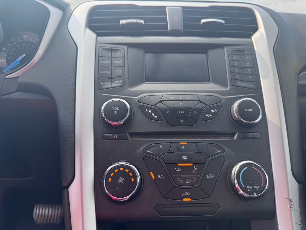 2016 Ford Fusion Image 15