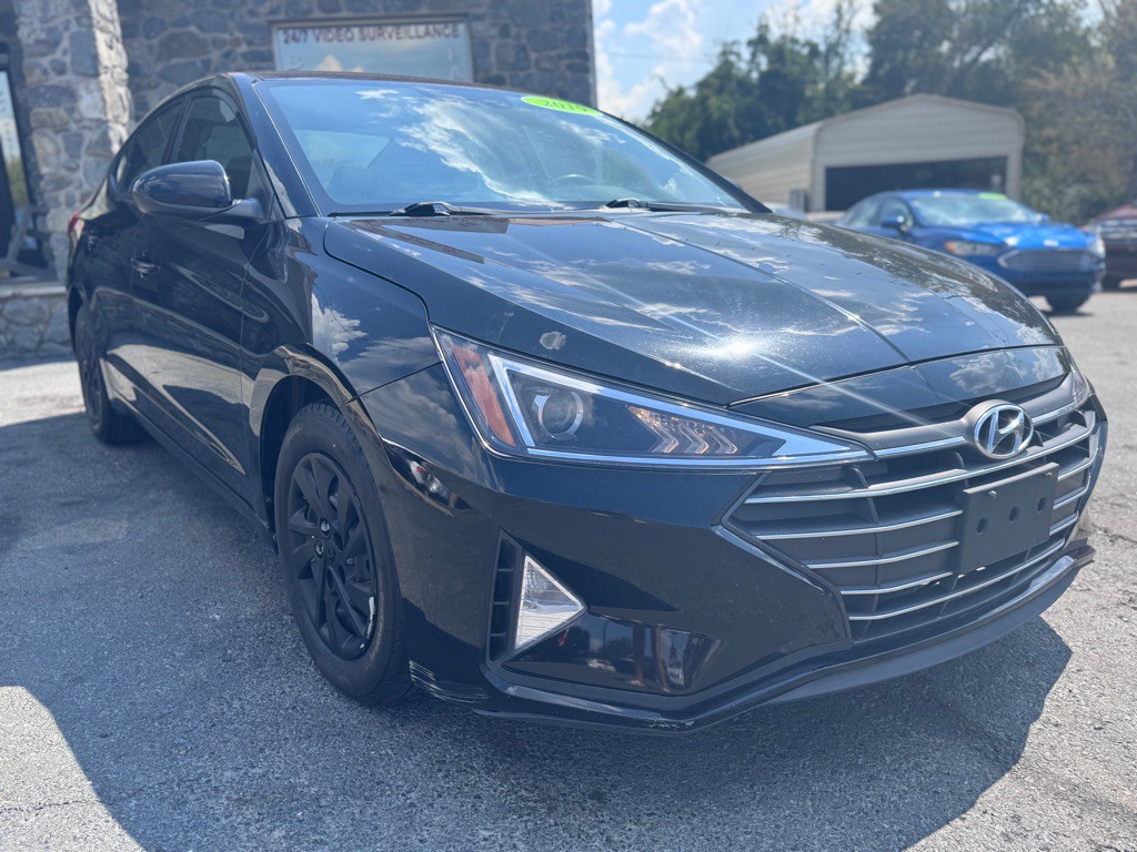 2019 Hyundai Elantra Image 3