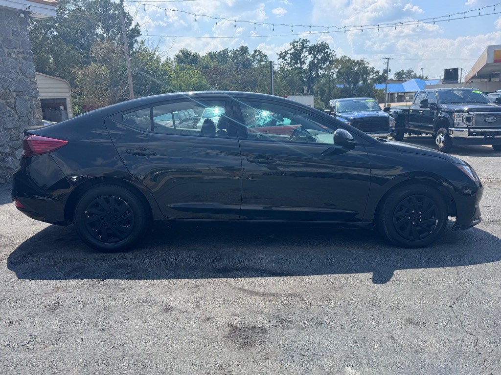 2019 Hyundai Elantra Image 4