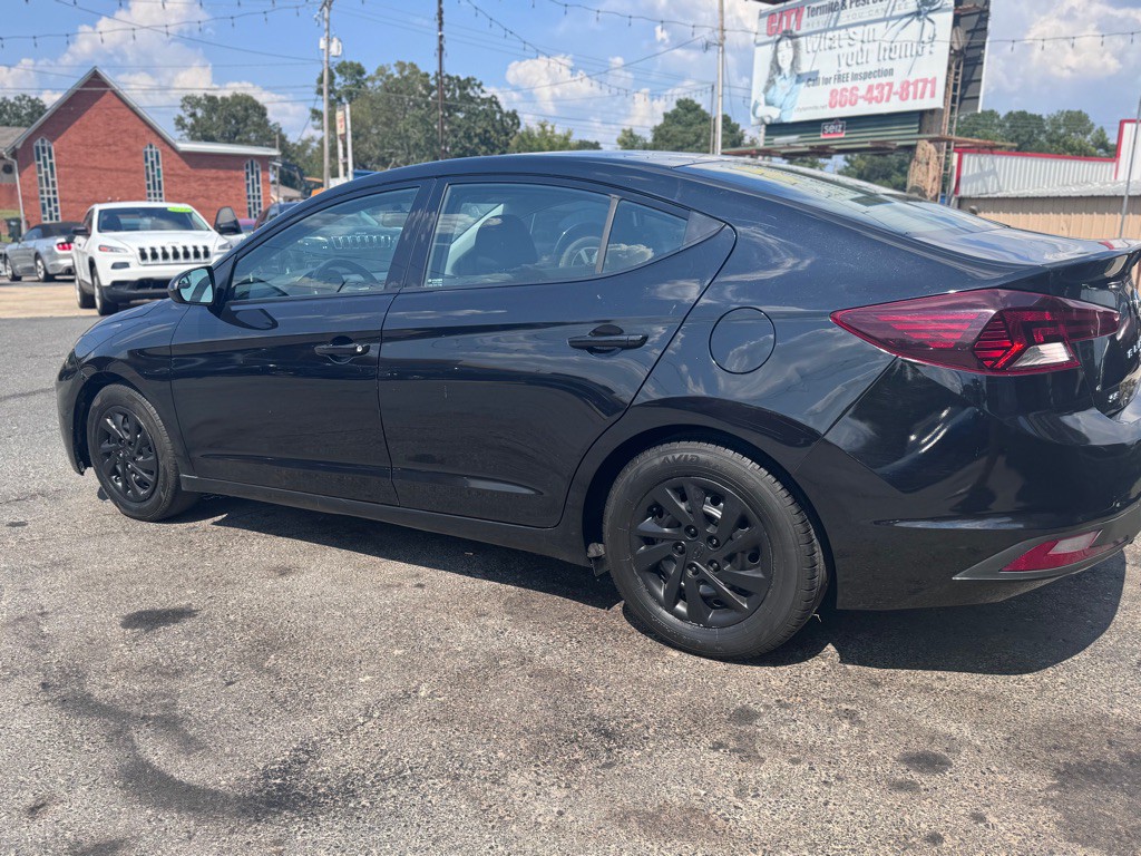 2019 Hyundai Elantra Image 8