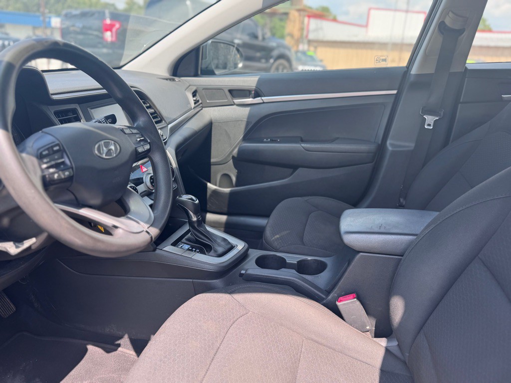2019 Hyundai Elantra Image 10