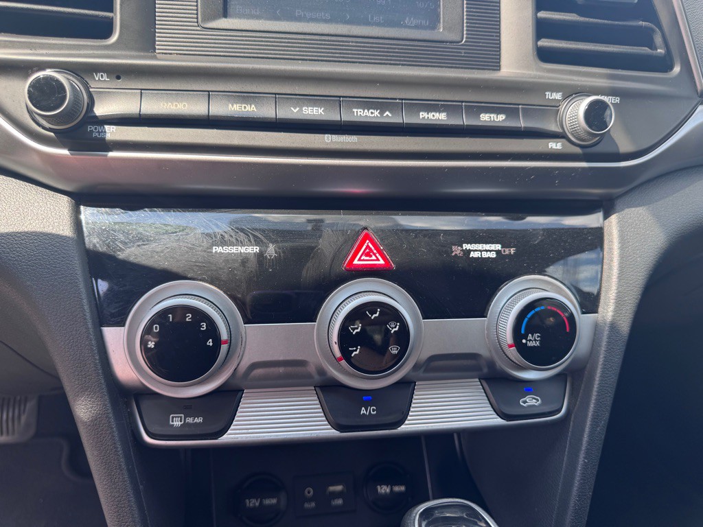 2019 Hyundai Elantra Image 16