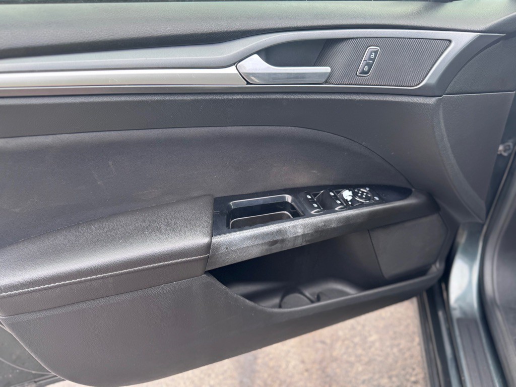 2015 Ford Fusion Image 9