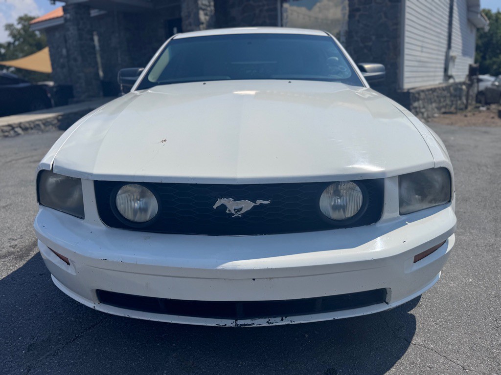 2005 Ford Mustang Image 2