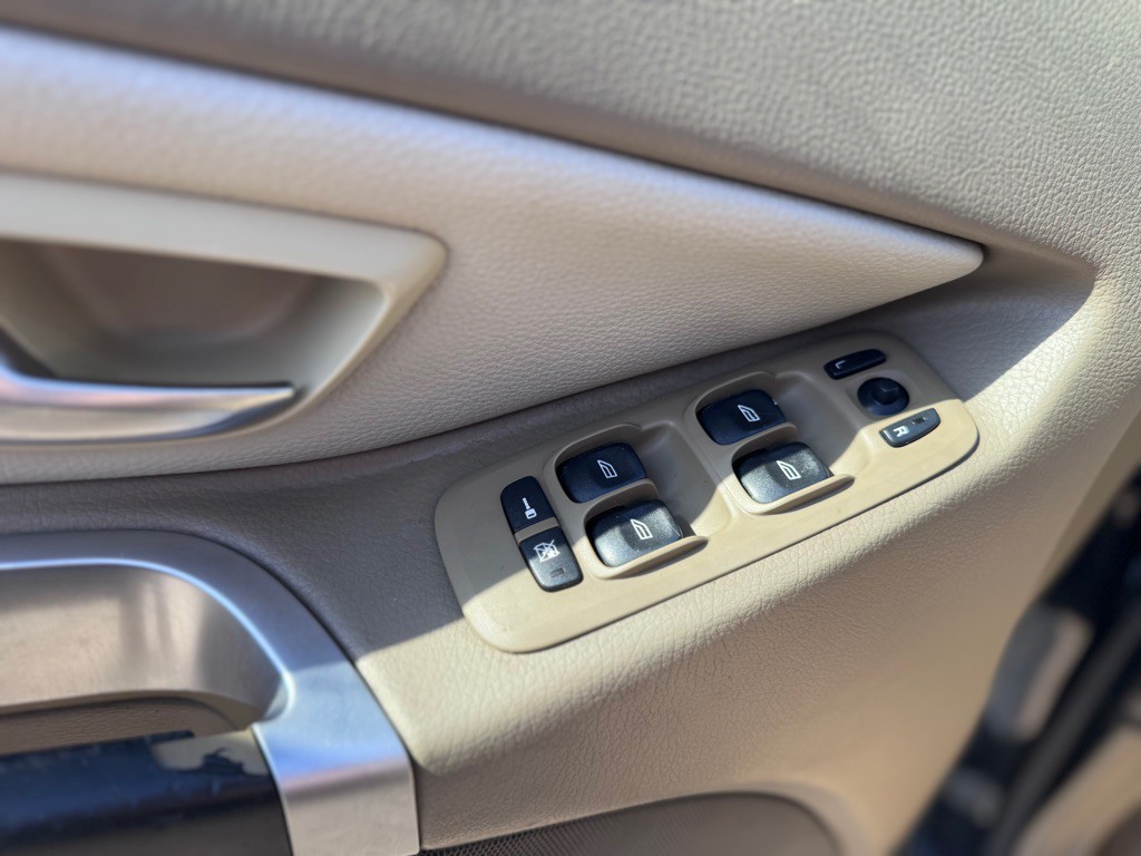 2012 Volvo XC90 Image 10