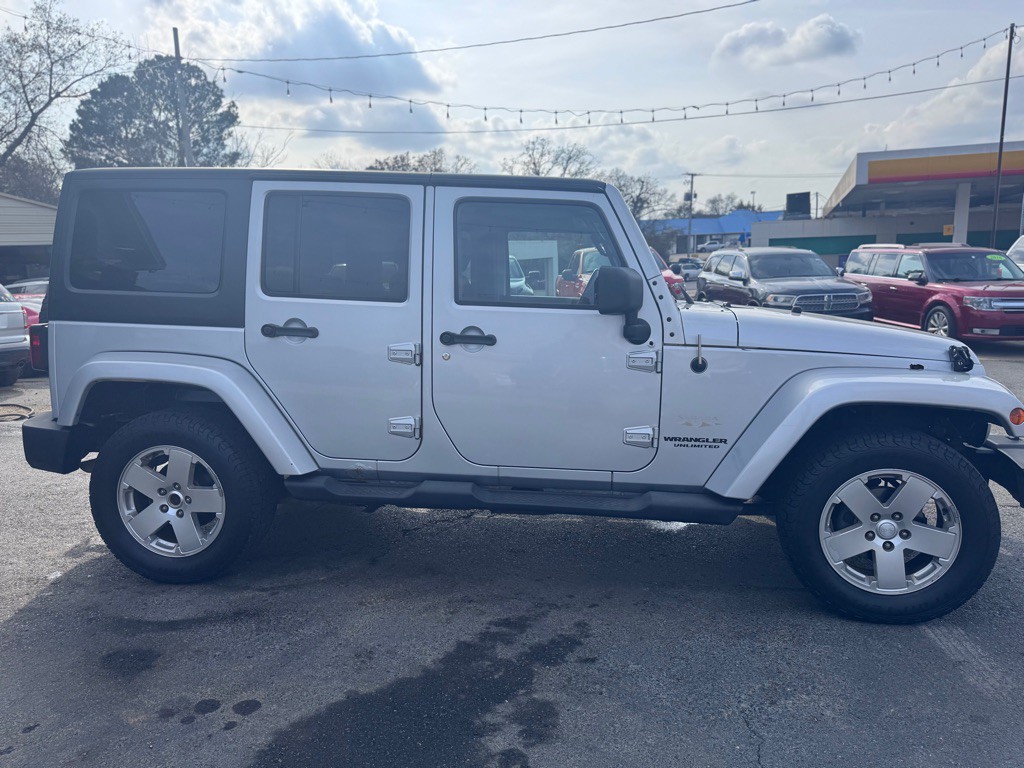 2011 Jeep Wrangler Unlimited Image 4