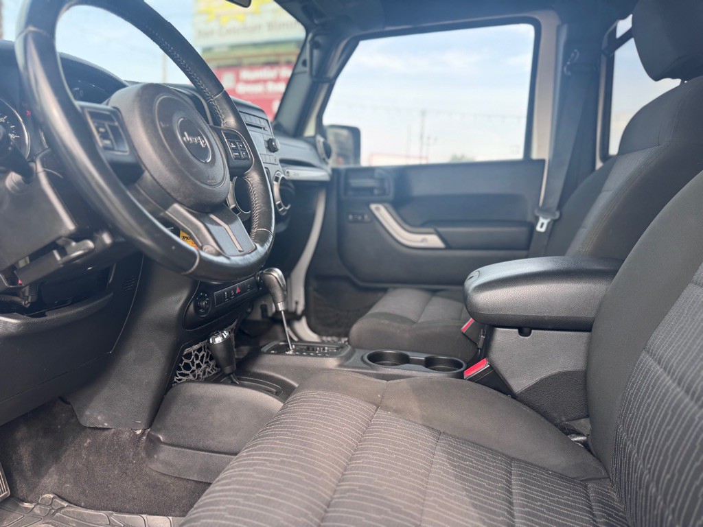 2011 Jeep Wrangler Unlimited Image 10