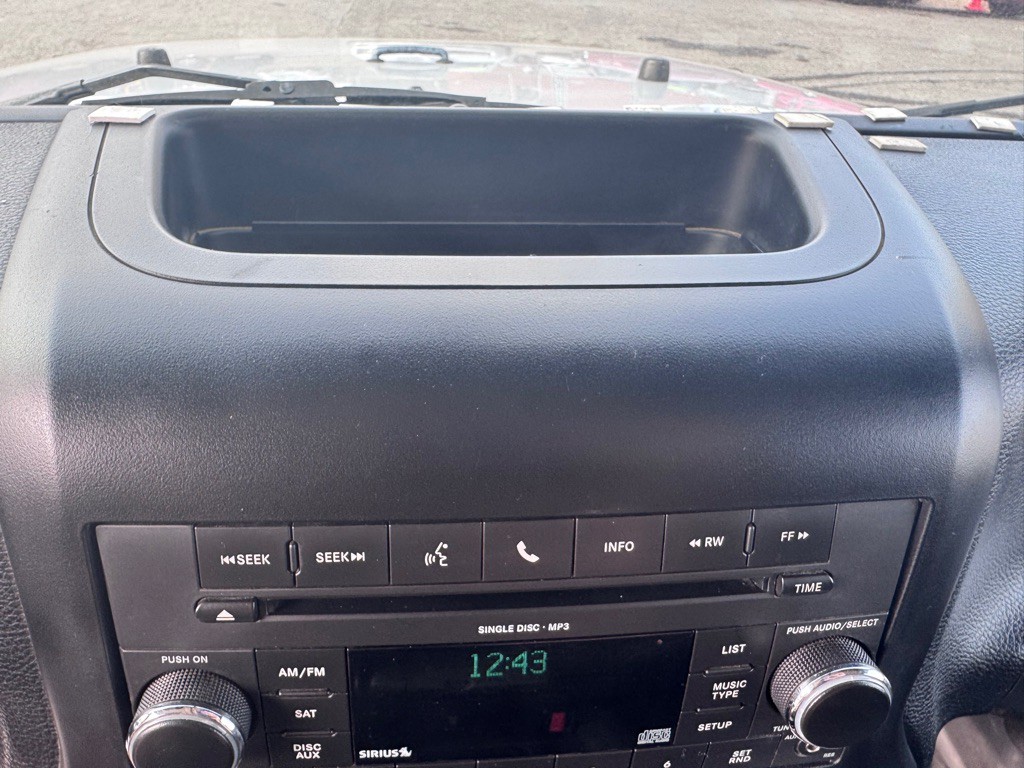 2011 Jeep Wrangler Unlimited Image 14