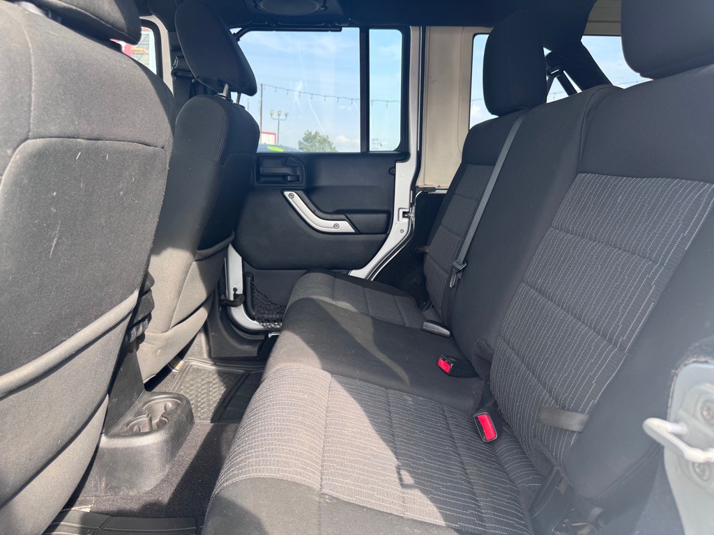 2011 Jeep Wrangler Unlimited Image 21