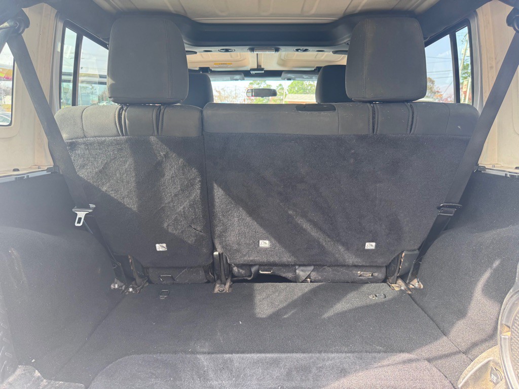 2011 Jeep Wrangler Unlimited Image 23