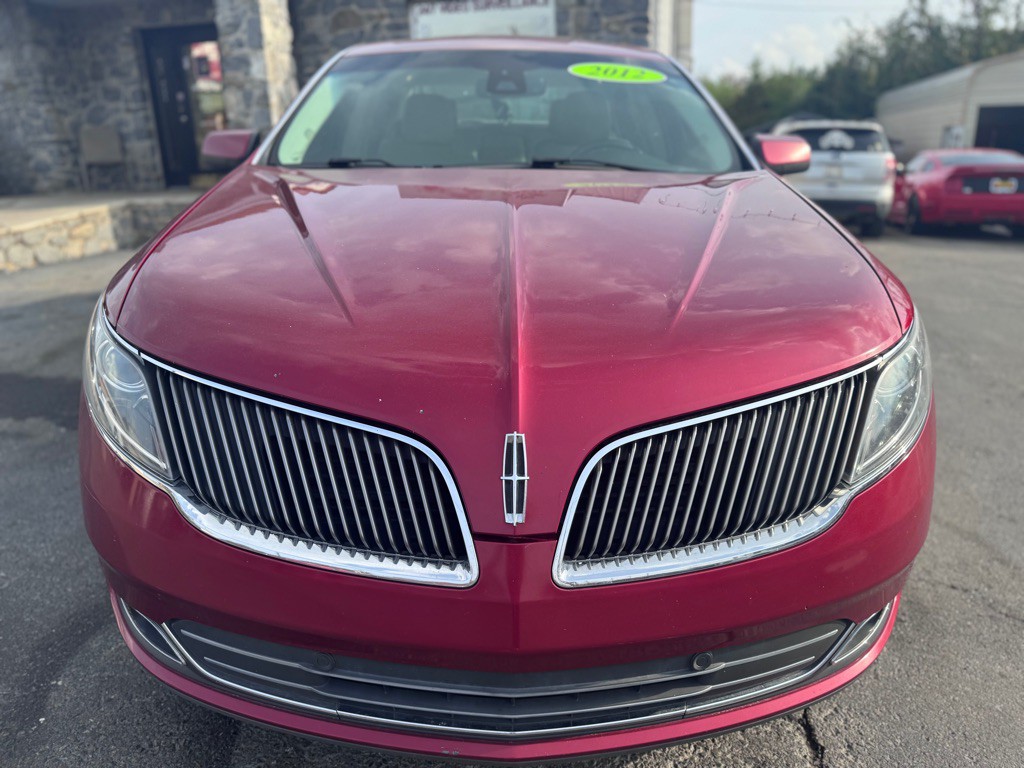 2013 Lincoln MKS Image 2