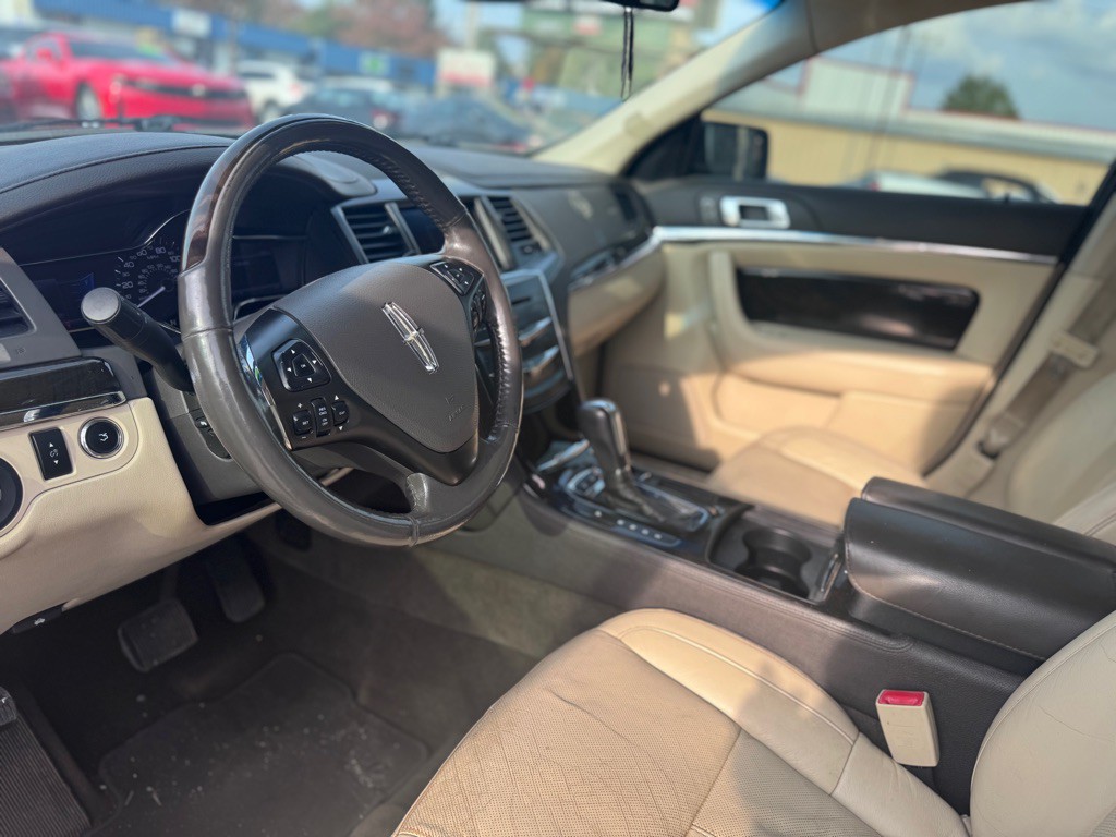 2013 Lincoln MKS Image 11