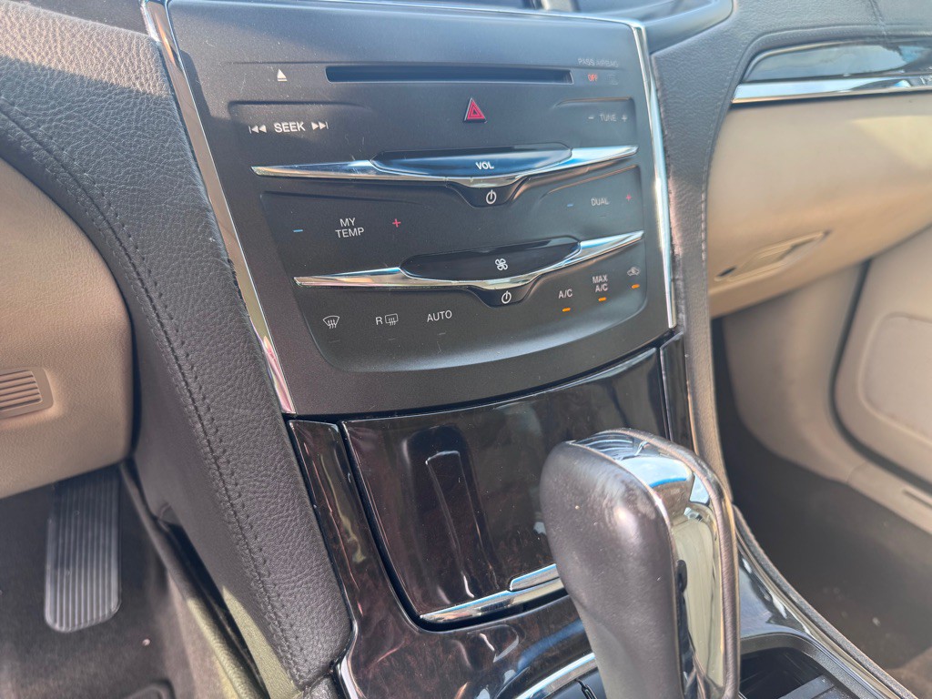 2013 Lincoln MKS Image 14