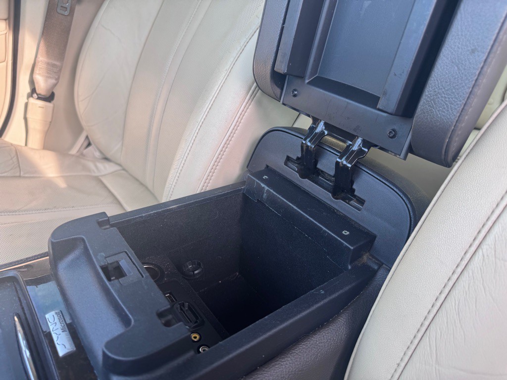 2013 Lincoln MKS Image 17