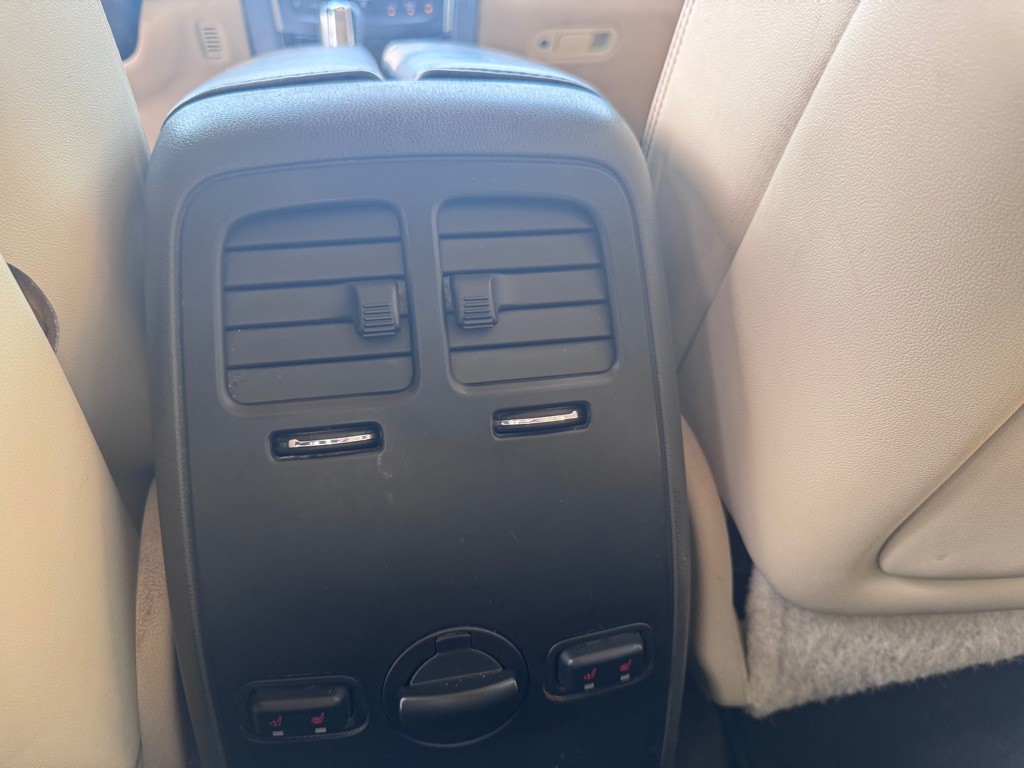 2013 Lincoln MKS Image 25