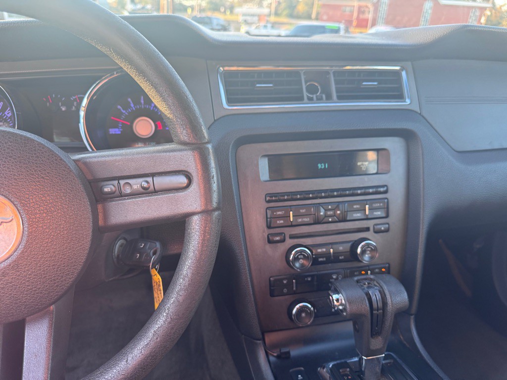 2012 Ford Mustang Image 15