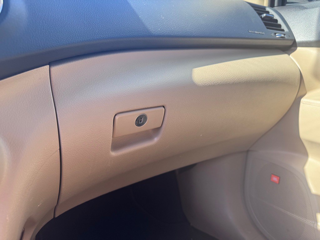 2013 Toyota Highlander Image 13