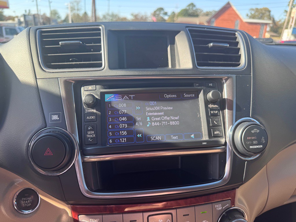 2013 Toyota Highlander Image 14