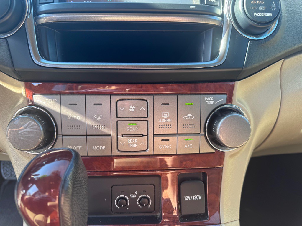 2013 Toyota Highlander Image 15