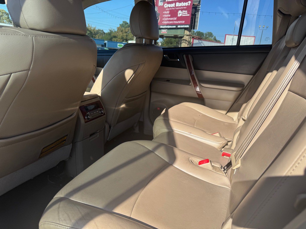 2013 Toyota Highlander Image 22