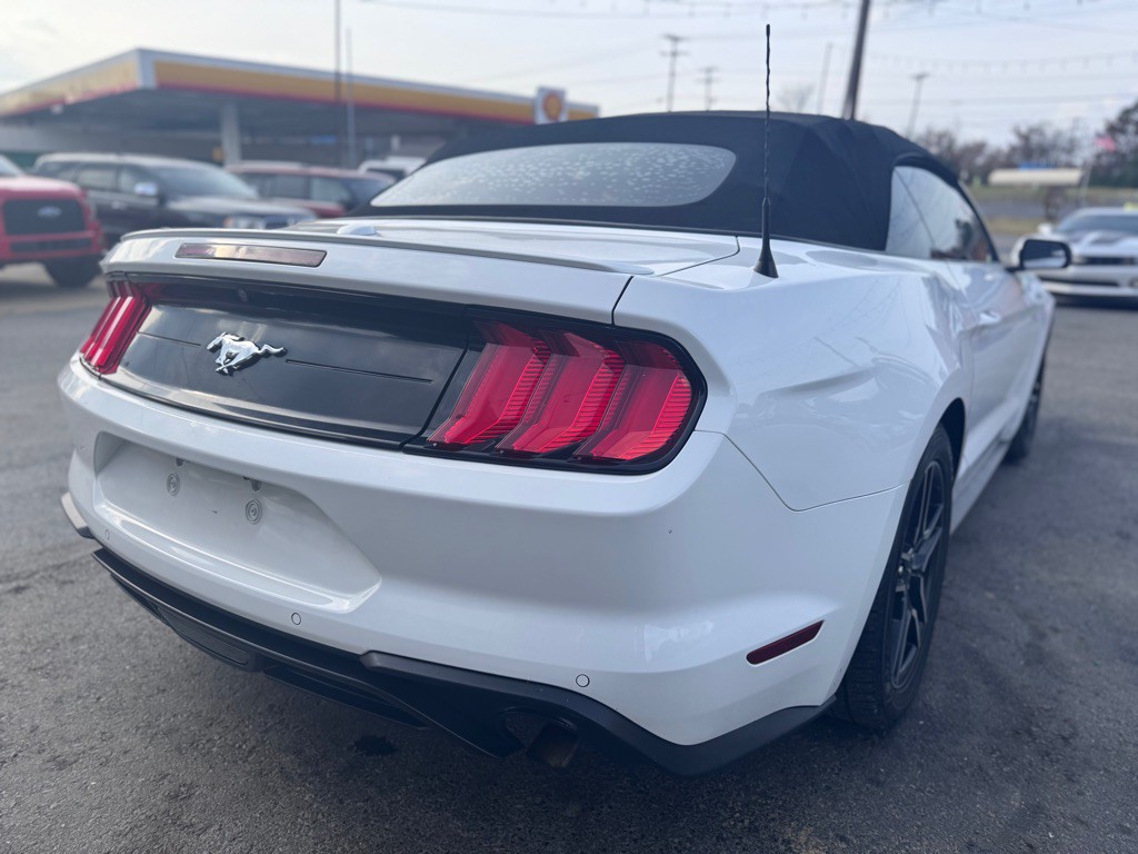 2018 Ford Mustang Image 5