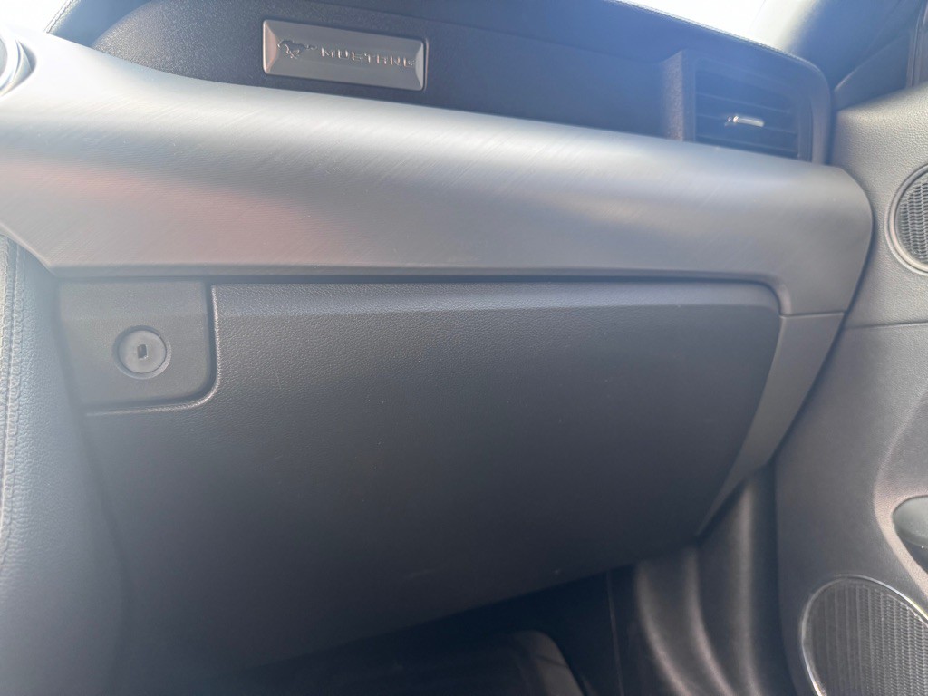 2018 Ford Mustang Image 14