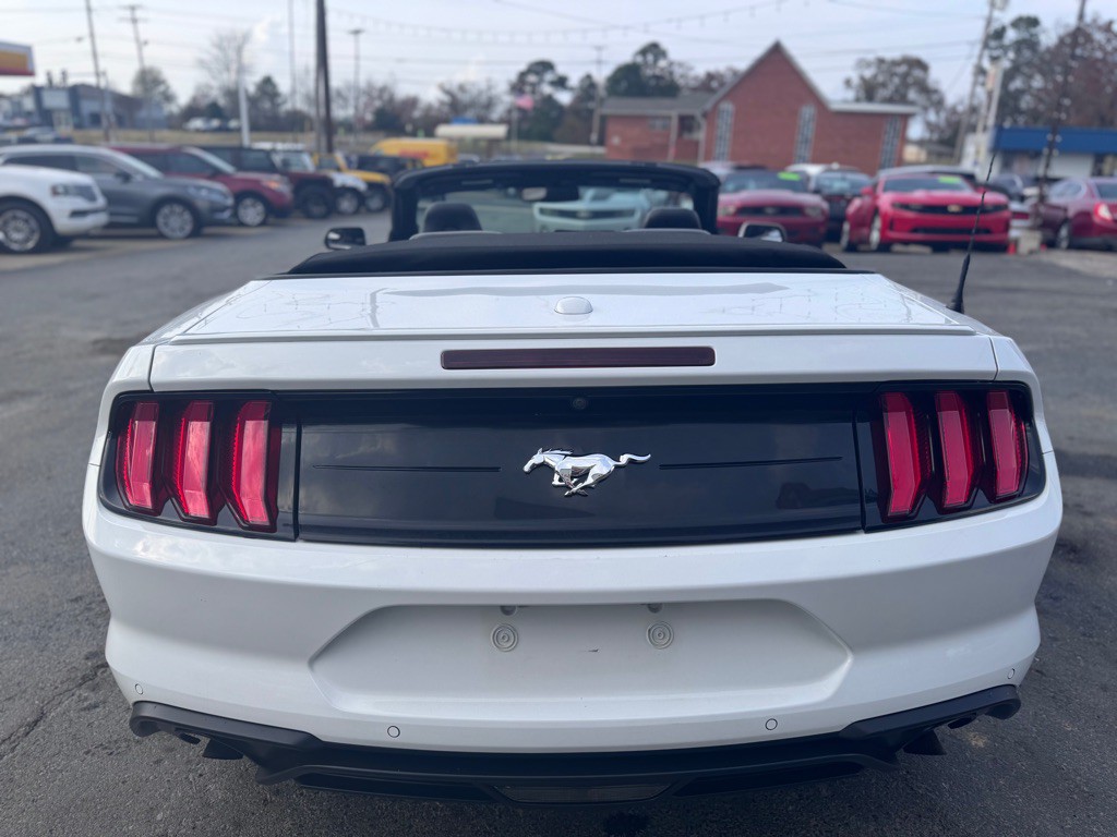 2018 Ford Mustang Image 30