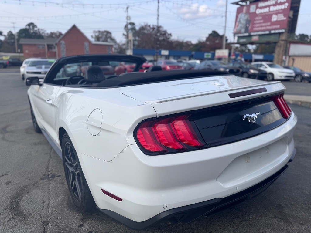 2018 Ford Mustang Image 31