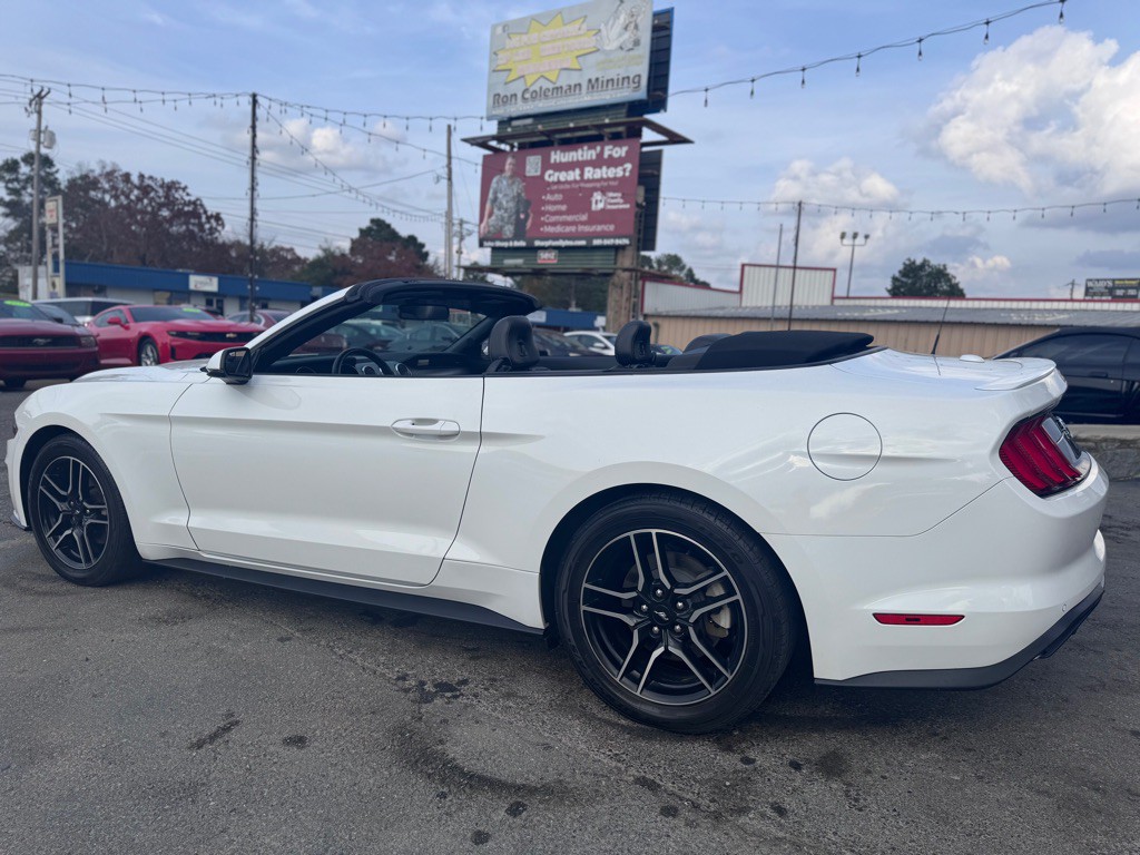 2018 Ford Mustang Image 32