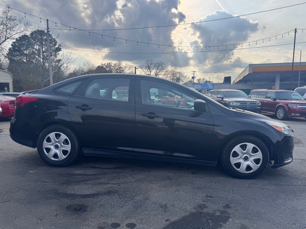 2016 Ford Focus Image 4