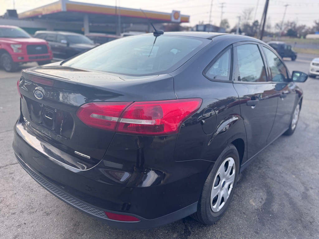 2016 Ford Focus Image 5