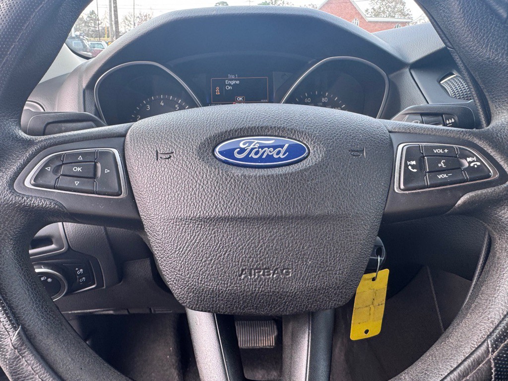 2016 Ford Focus Image 22