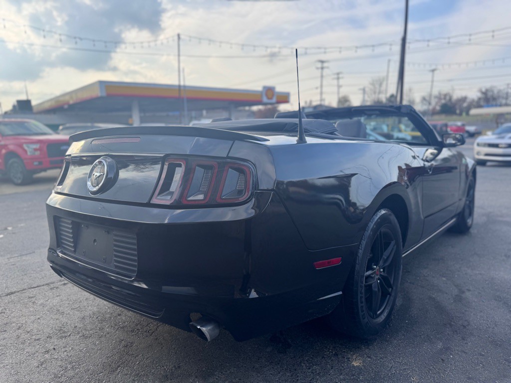 2014 Ford Mustang Image 28