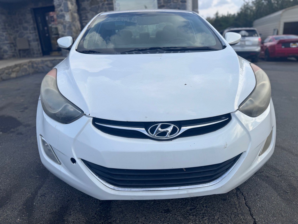 2012 Hyundai Elantra Image 2