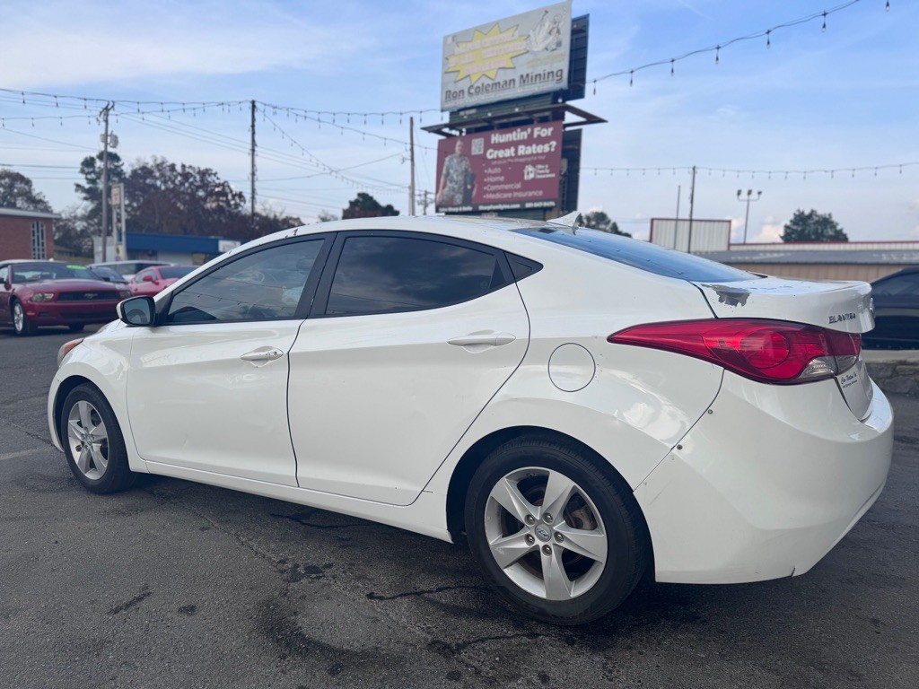2012 Hyundai Elantra Image 8