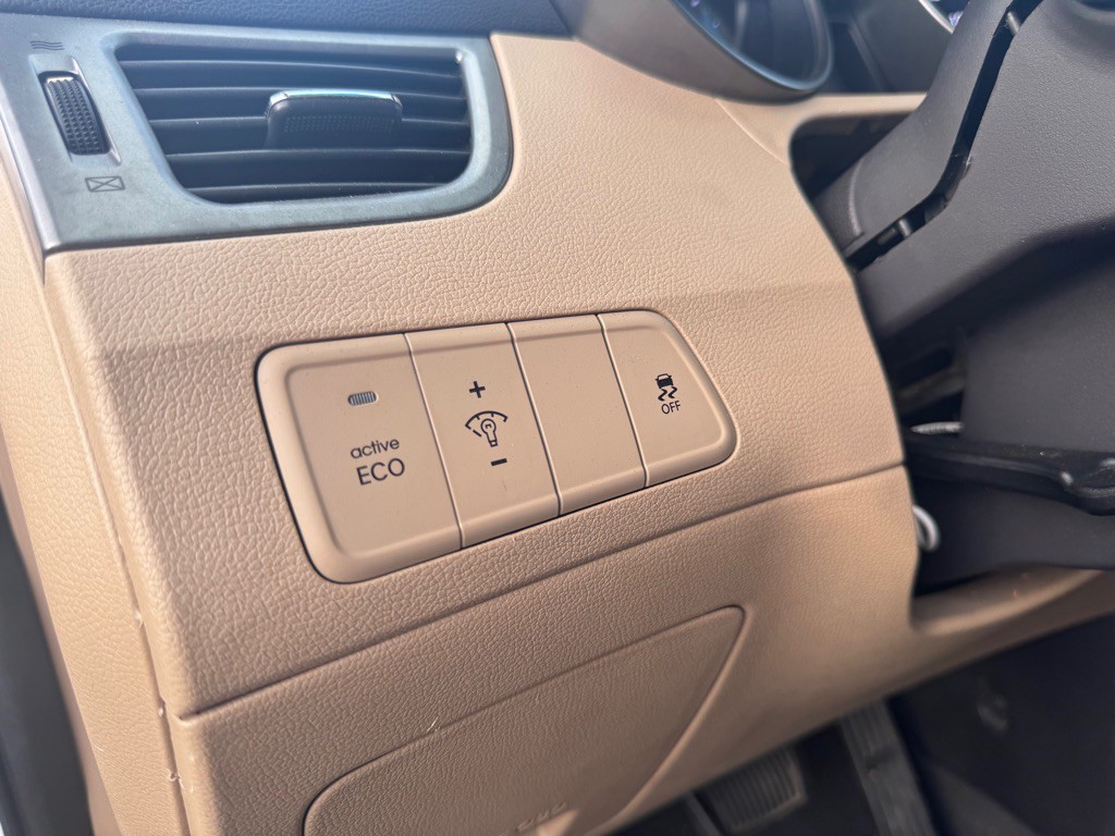 2012 Hyundai Elantra Image 12