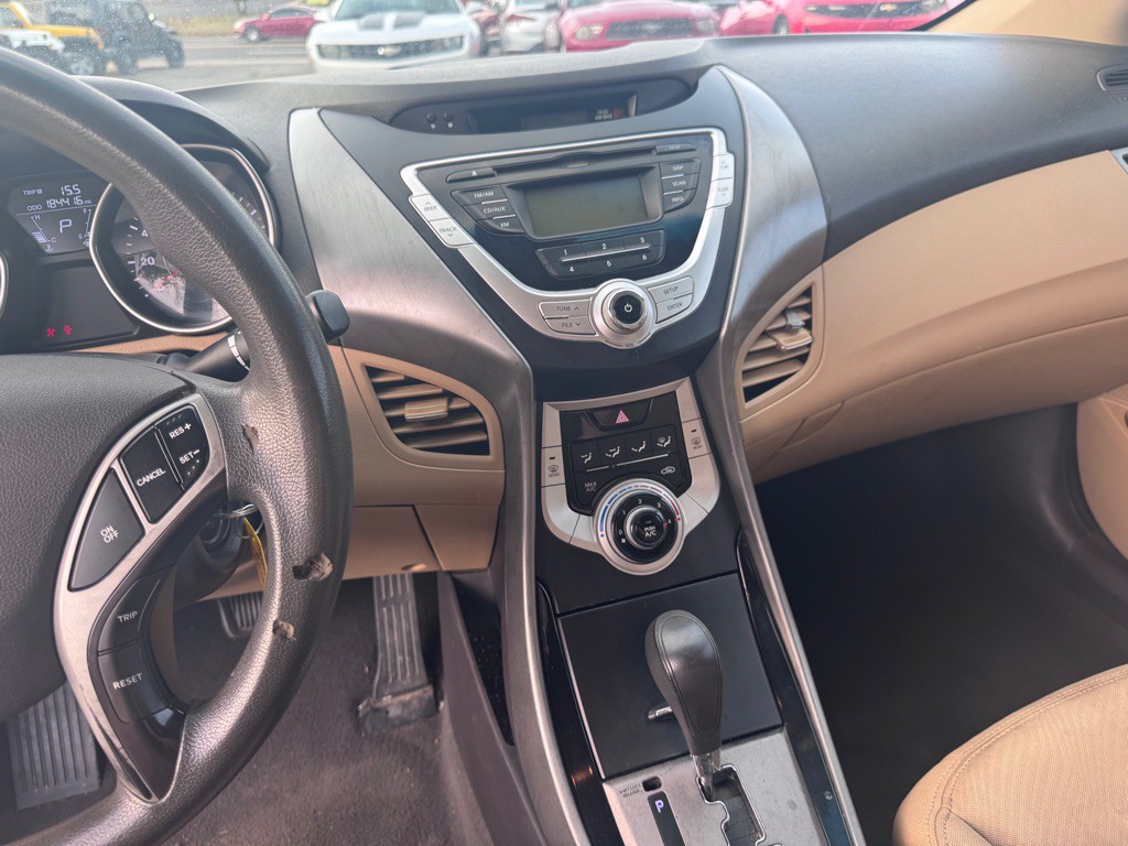2012 Hyundai Elantra Image 13