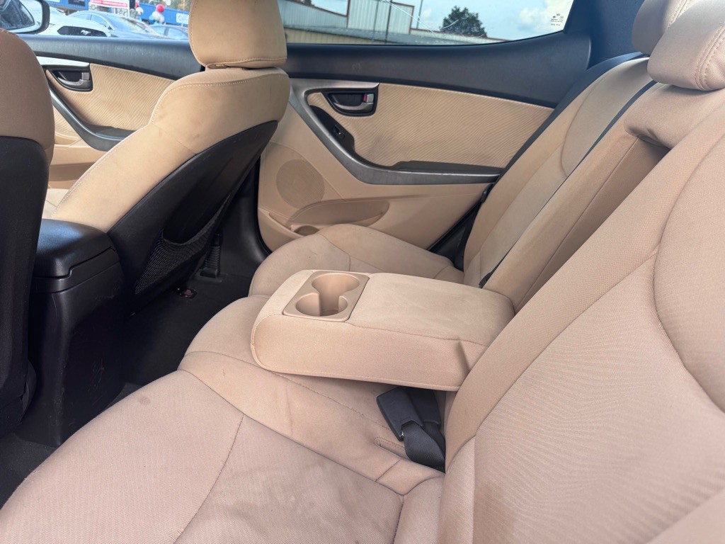2012 Hyundai Elantra Image 25