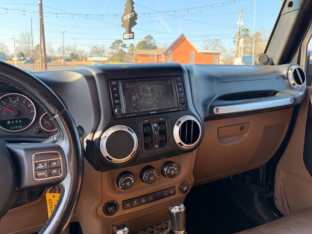 2011 Jeep Wrangler Unlimited Image 11