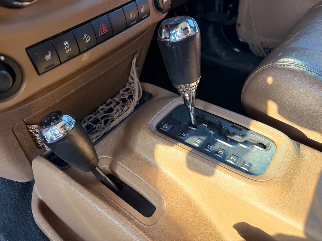 2011 Jeep Wrangler Unlimited Image 16