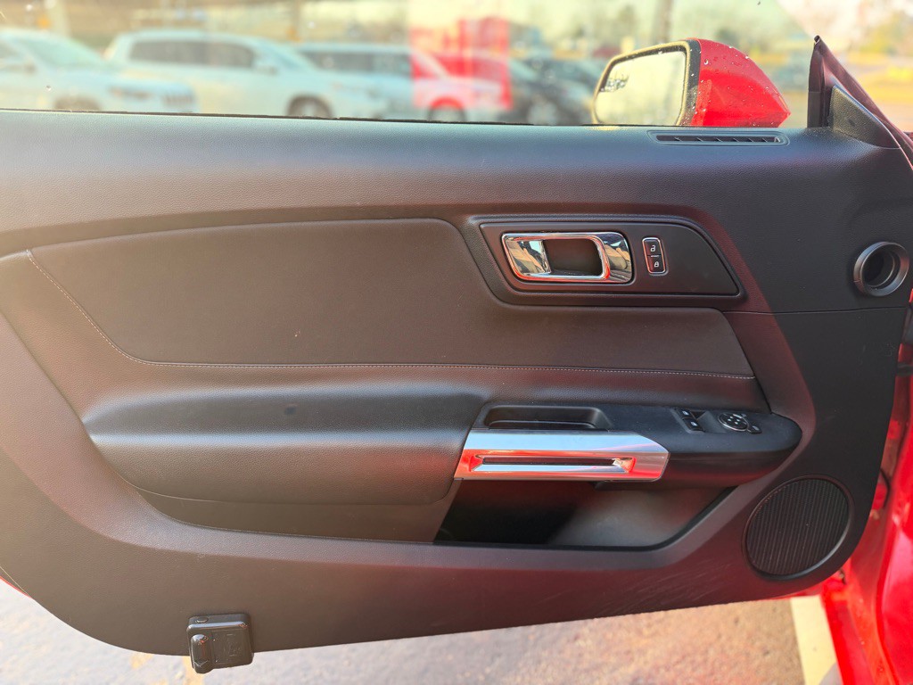 2015 Ford Mustang Image 9