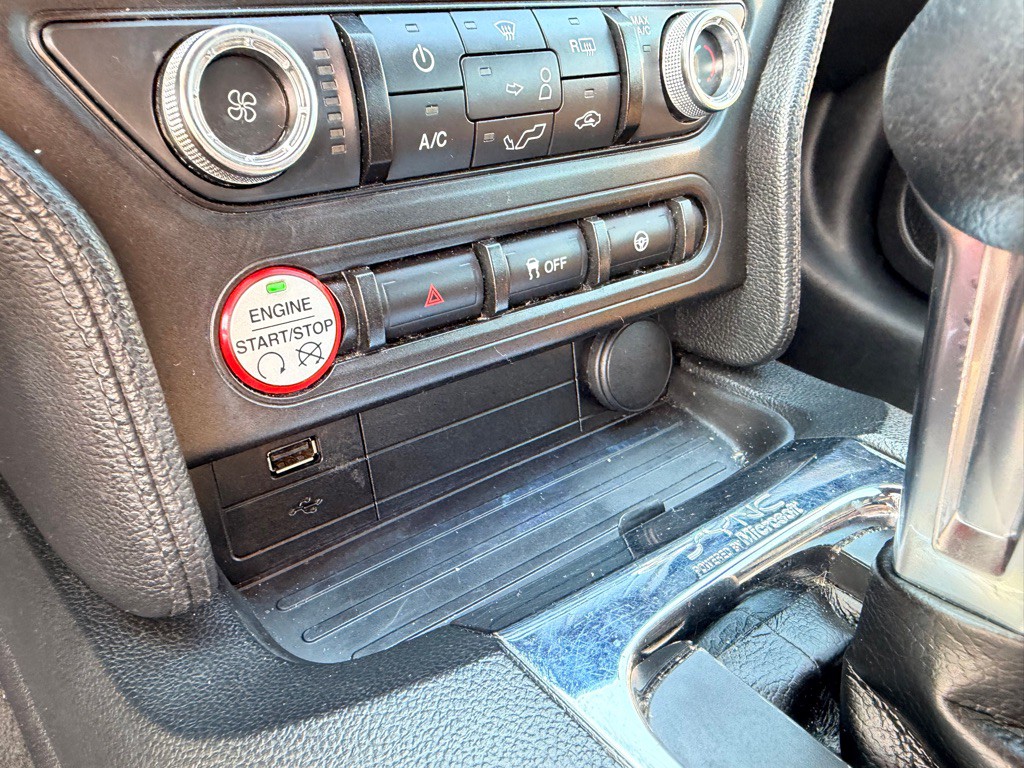 2015 Ford Mustang Image 18