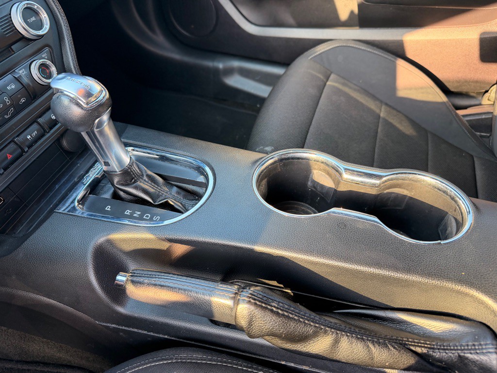 2015 Ford Mustang Image 19