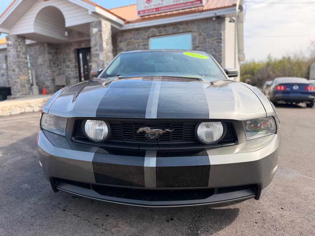 2011 Ford Mustang Image 2