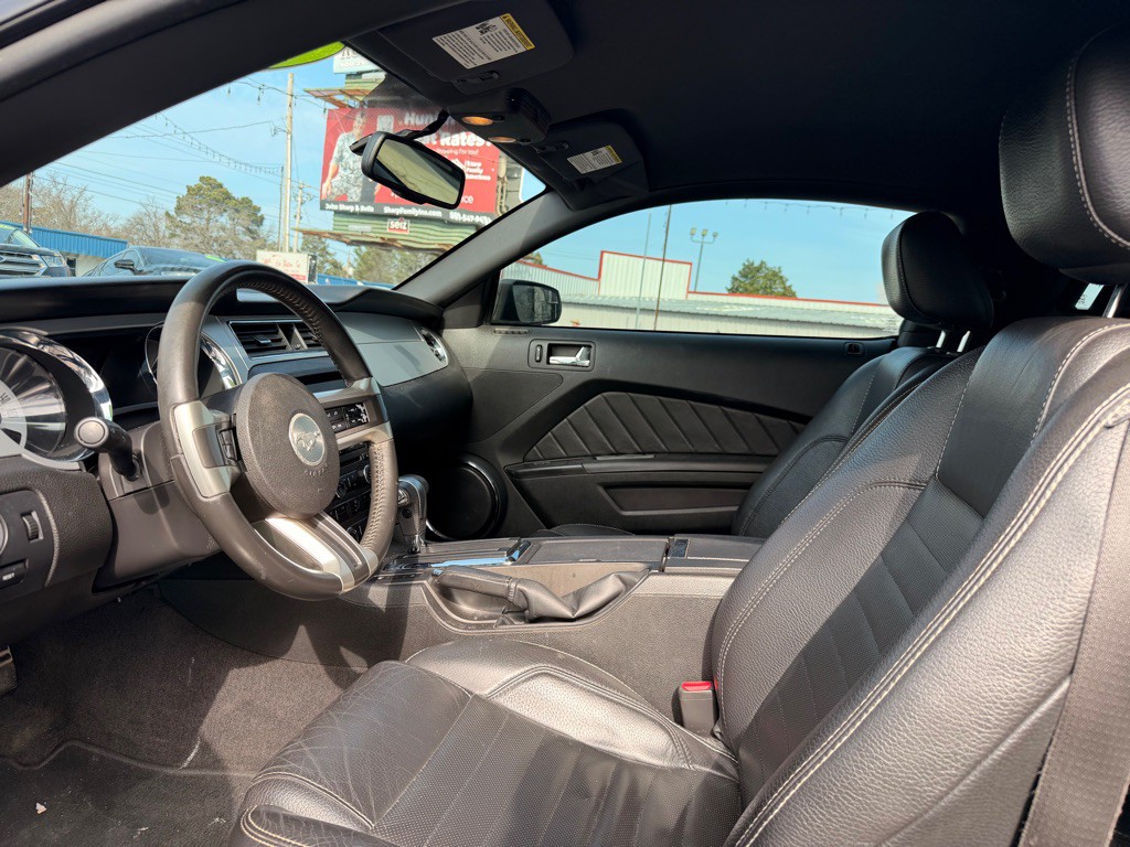 2011 Ford Mustang Image 11