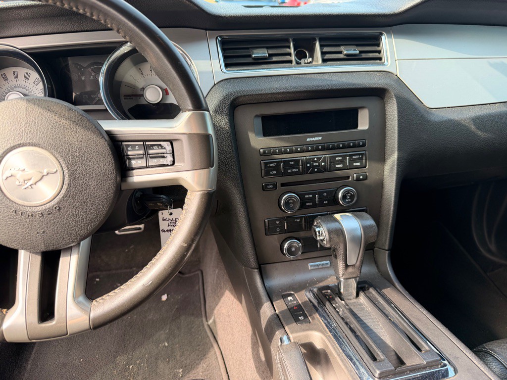 2011 Ford Mustang Image 13